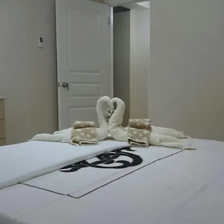Izmir Cesme'de Ozel Havuzlu Haftalik Kiralik Luks Tatil Villasi 别墅 *