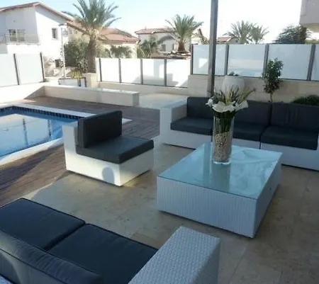 别墅 Izmir Cesme'de Ozel Havuzlu Haftalik Kiralik Luks Tatil Villasi *